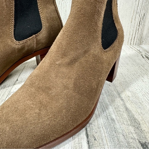 NEW Steve Madden Rhiannon Chelsea Tan Suede Block Heel Ankle Boots #252 - Picture 3 of 12